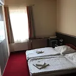 Aranytal Panzio 4* Komárom