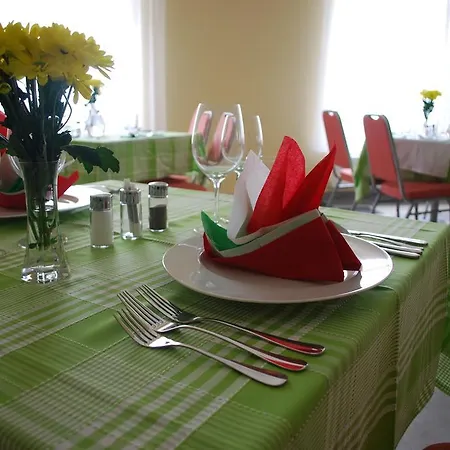 Aranytál Panzió Alojamento de Acomodação e Pequeno-almoço Komárom