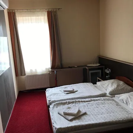Aranytal Panzio 4* Komárom